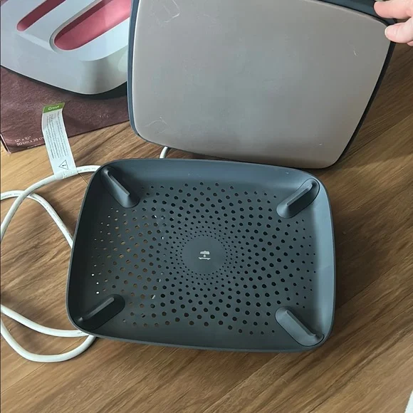 Cricut EasyPress 2 - White and Pink - Picture 2 of 3